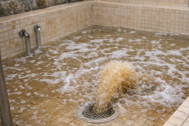 浴槽配管洗浄での水の汚れ