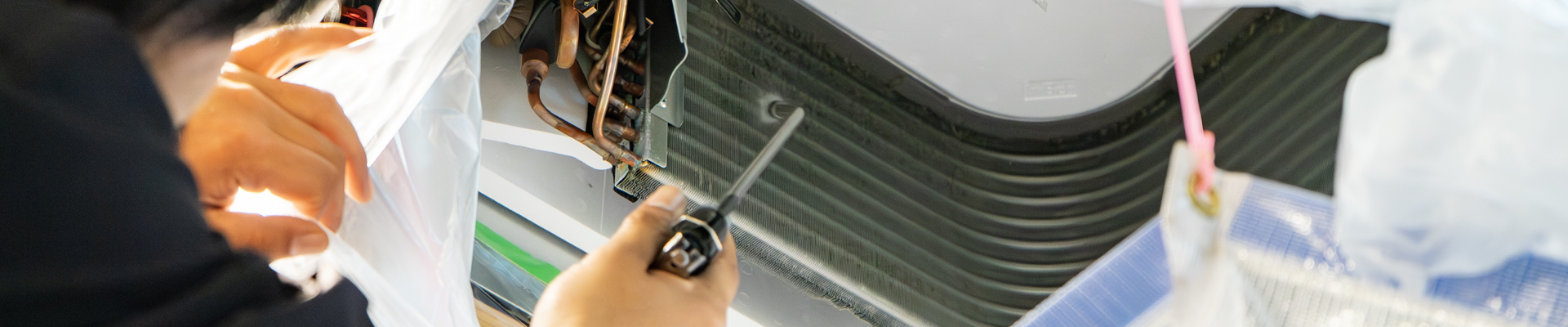 業務用エアコンの分解洗浄・クリーニング